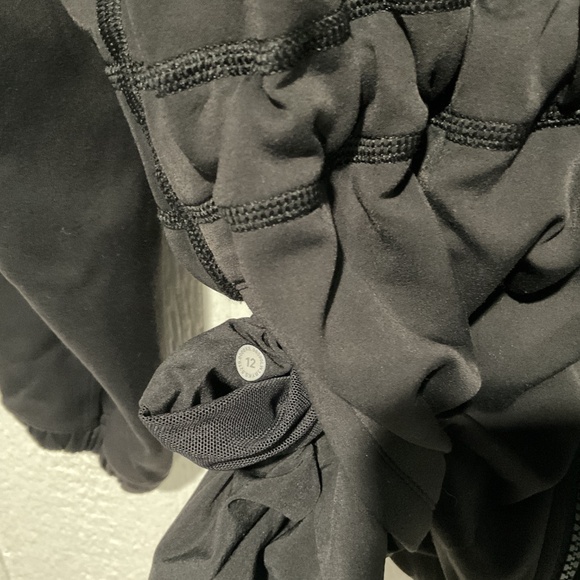 LULULEMON DRAWSTRING JACKET ( USED ) - Picture 4 of 5